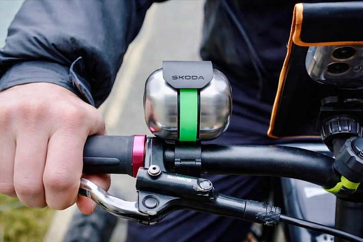 Skoda придумала велосипедный звонок, который слышно даже через шумоподавление
