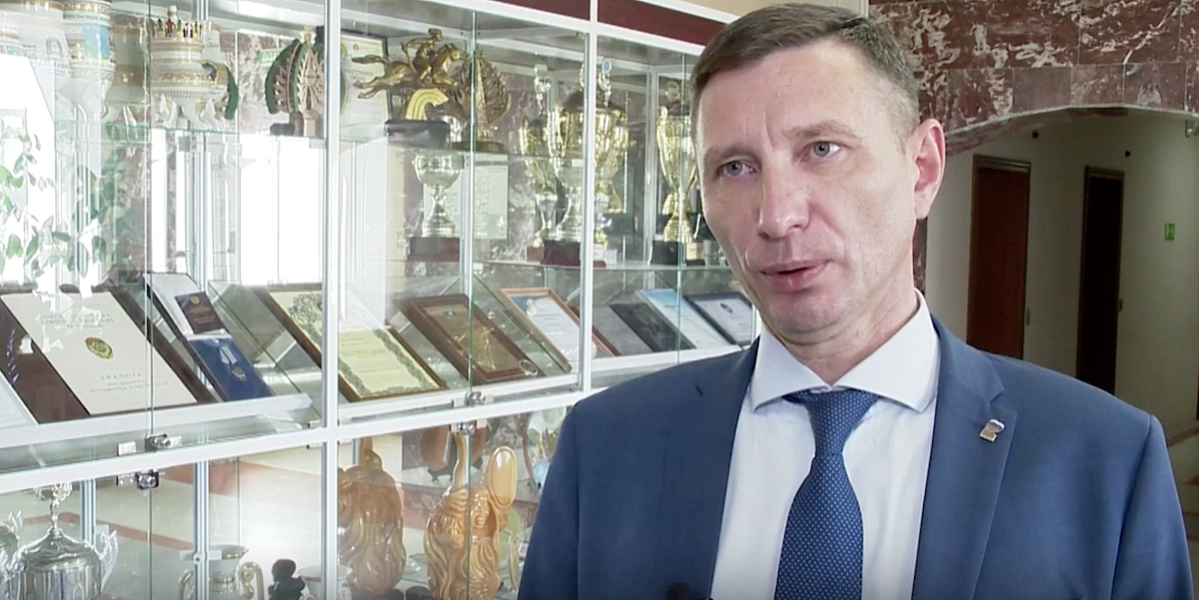Спикеру Совета депутатов Мирного положили зарплату в 800 000 рублей