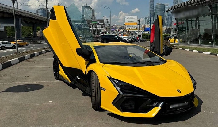 Россиянин купил любимой Lamborghini Revuelto за 140 миллионов
