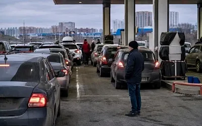 Топливный кризис вышел за пределы отдельных регионов