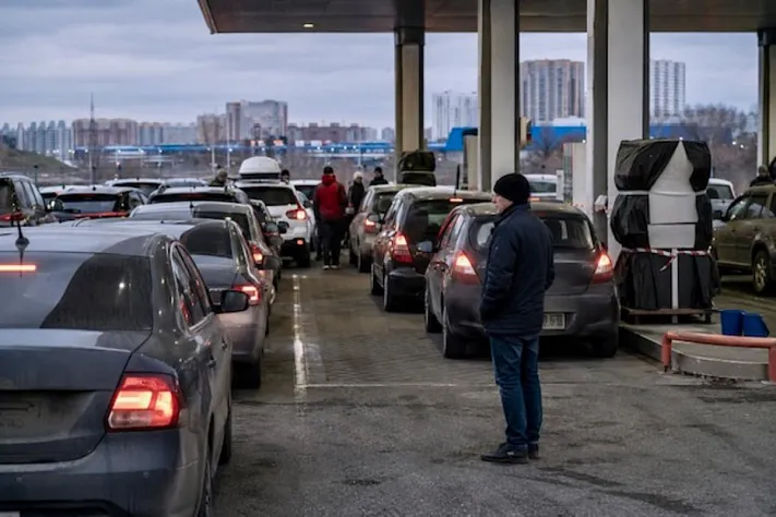 Топливный кризис вышел за пределы отдельных регионов