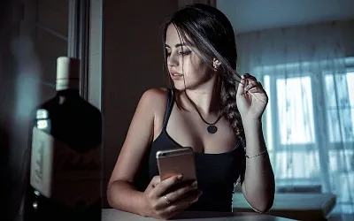 За SMS и звонки мужу можно получить судимость и год общественных работ