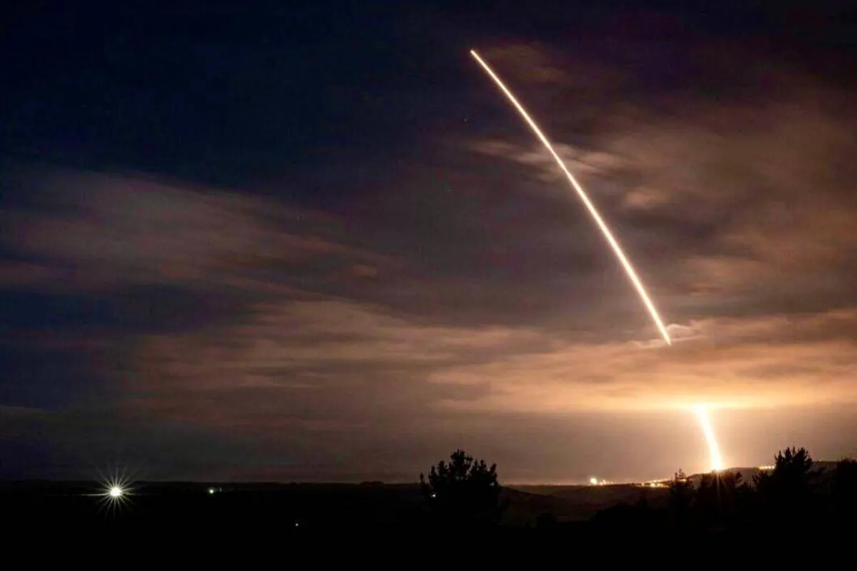 США испытали межконтинентальную ракету Minuteman III