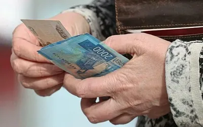 Пенсии россиян достигли исторического минимума относительно зарплат
