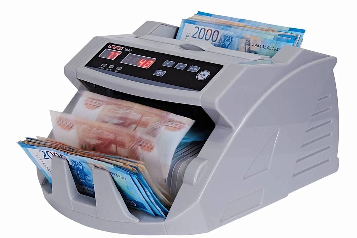 Средняя зарплата в России выросла до 98 тысяч рублей за год