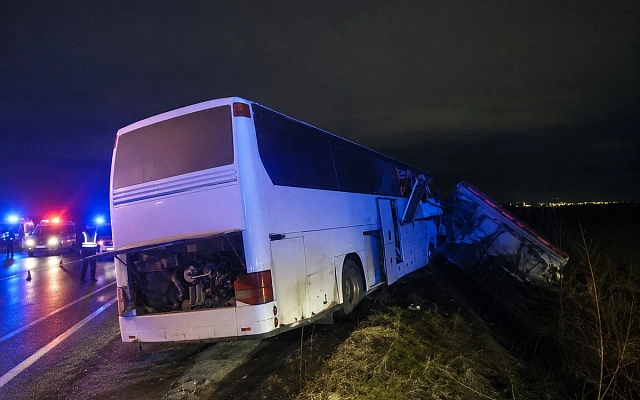 Пять человек погибли в ДТП автобуса из Грузии