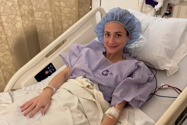 Лили Рейнхарт рассказала о диагнозе эндометриоз