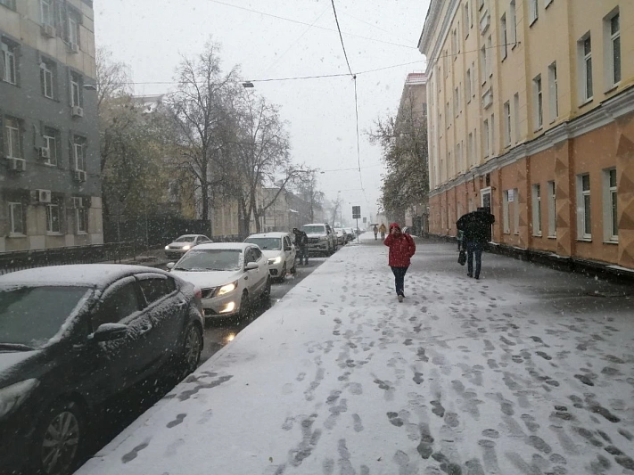 В Нижнем первый снег оставил 10 тысяч человек без электричества
