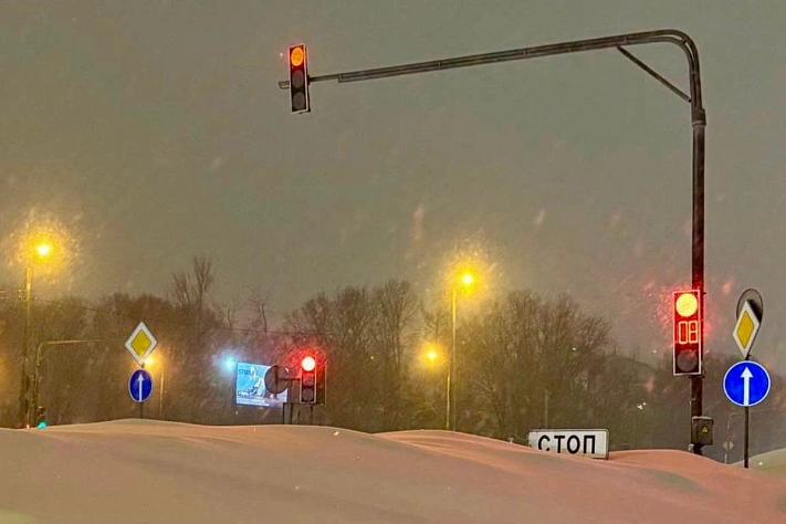 Снег в Москве дошёл до дорожных знаков — и это уже рекорд