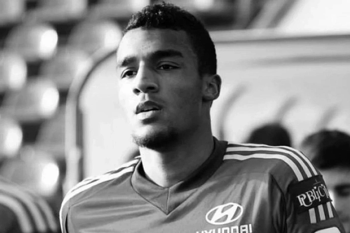 Не прожил и месяца: что известно о гибели футболиста Лайонела Адамса