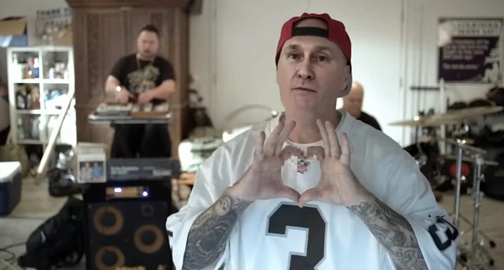 Limp Bizkit выпустила клип с deepfake-образами мировых лидеров
