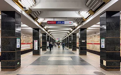 В петербургском метро запретили провоз разряженных гаджетов