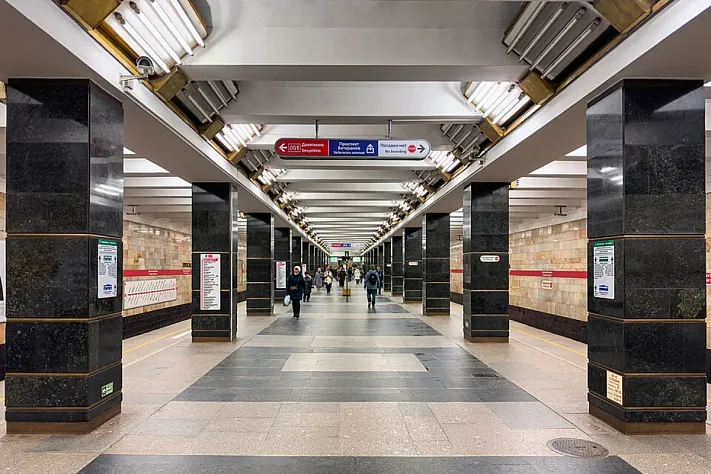 В петербургском метро запретили провоз разряженных гаджетов