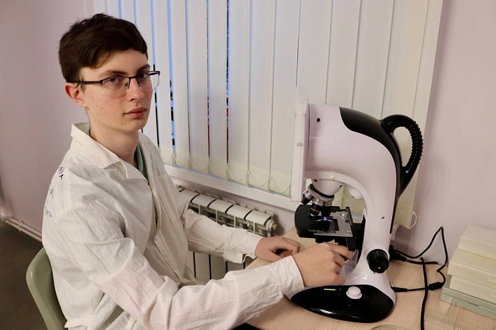 Школьник из Пущино случайно открыл бактерию, убивающую грибок у растений