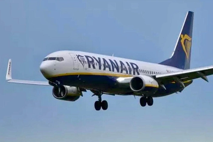 Рейс Ryanair из Берлина в Милан совершил аварийную посадку в Германии