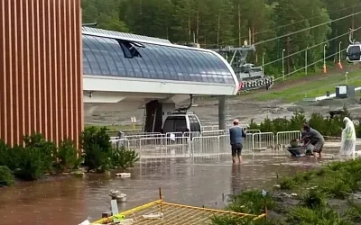 Полтысячи человек застряли на курорте Манжерок
