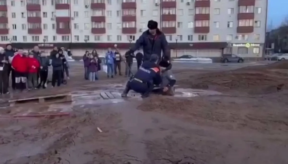 В Солнечногорске дети увязли в трясине посреди города