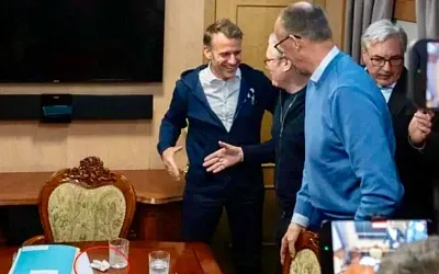 Макрон объяснил, что на самом деле лежало на столе в поезде в Киев