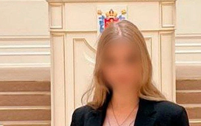 Учительницу из Петербурга подозревают в педофилии