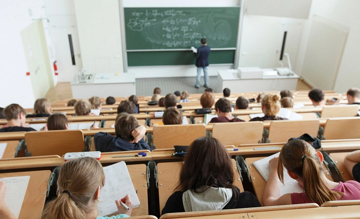 Названы российские вузы с наибольшим количеством студентов