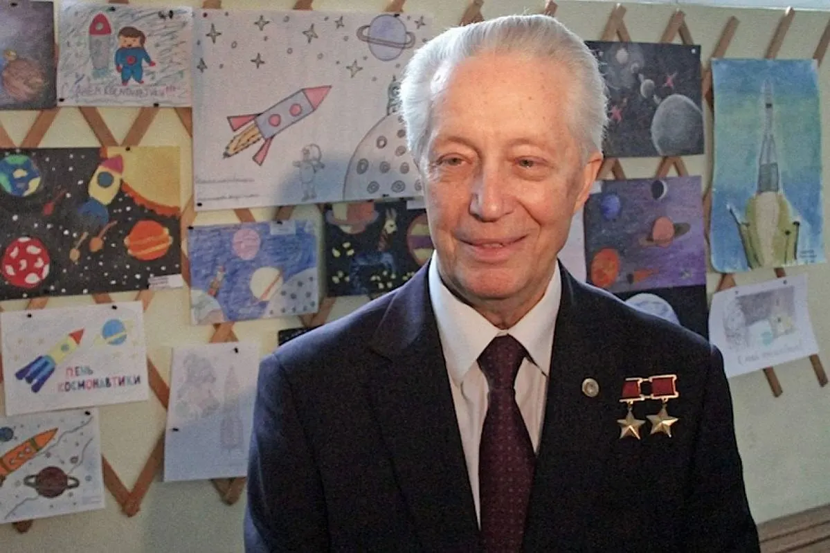 Умер космонавт и дважды Герой СССР Владимир Аксёнов 
