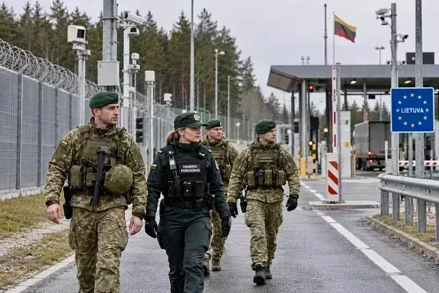Литва направила военных на границу с Калининградом