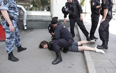 Дизайнеру Константину Коновалову присудили 26 тысяч евро