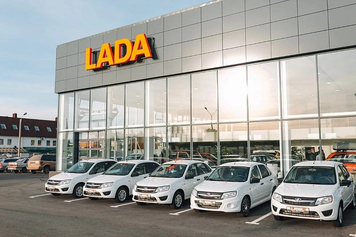 «АвтоВАЗ» объявил о скором повышении цен на Lada