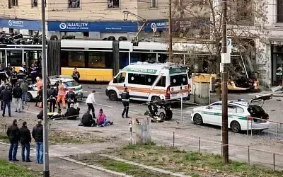 Трамвай сошёл с рельсов в центре Милана, есть погибшие
