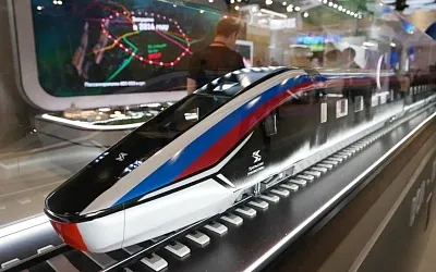 В Петербурге показали макет скоростного поезда для ВСМ