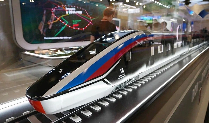 В Петербурге показали макет скоростного поезда для ВСМ