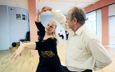 Почему танцы — лучший выбор после 60 лет