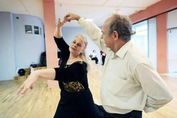 Почему танцы — лучший выбор после 60 лет