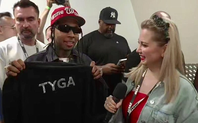 Футболка с бисером для Tyga: астраханская блогерша Ranisa покорила рэпера