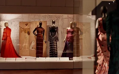 В Лондоне открылась выставка Schiaparelli