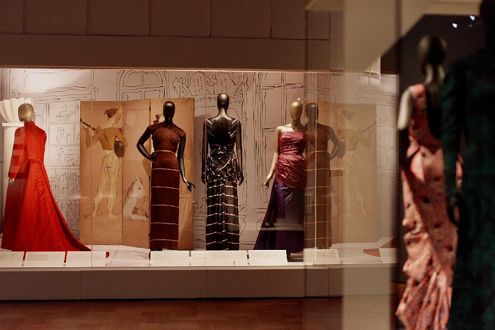 В Лондоне открылась выставка Schiaparelli