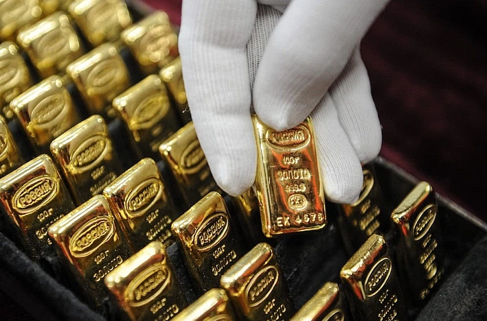 Жители России стали в 15 раз чаще покупать золото