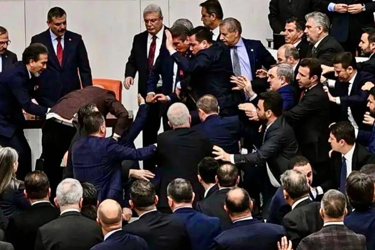 Драка в парламенте Турции из-за нового министра юстиции