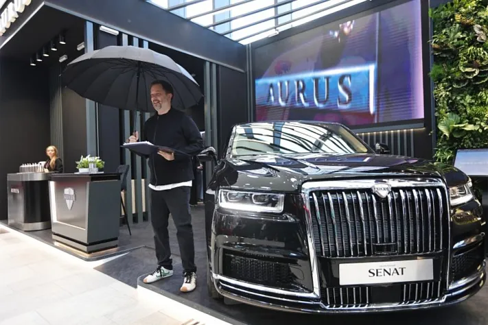 Aurus представил обновлённый Senat и новую версию Senat 900