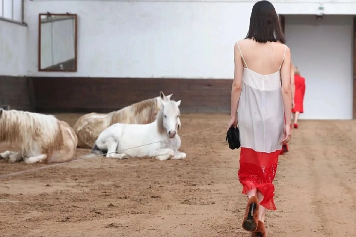 Стелла Маккартни открыла Неделю моды в Париже