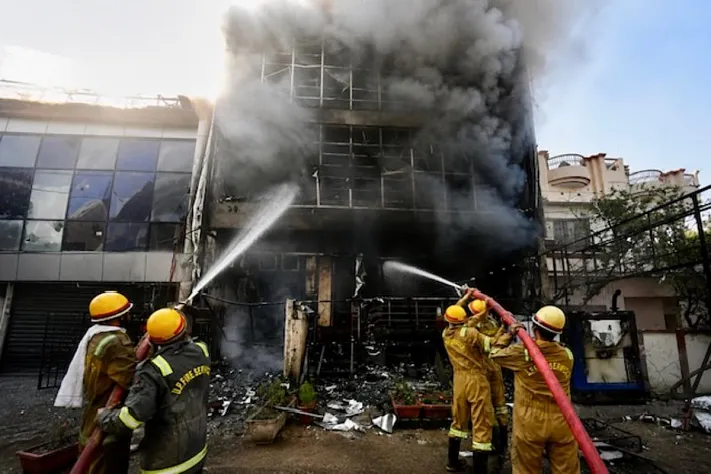 Пожар в Лакхнау унёс не менее 15 жизней