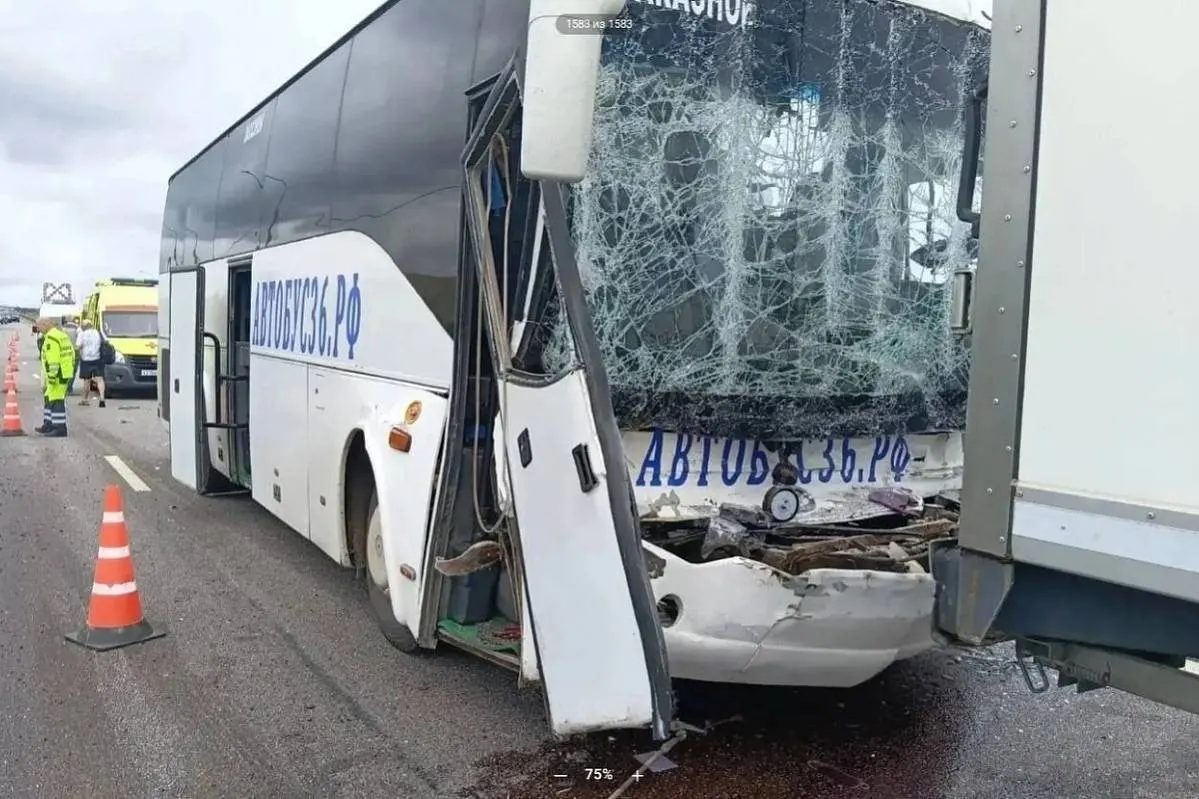 Автобус с 26 пассажирами попал в ДТП в  Воронежской области