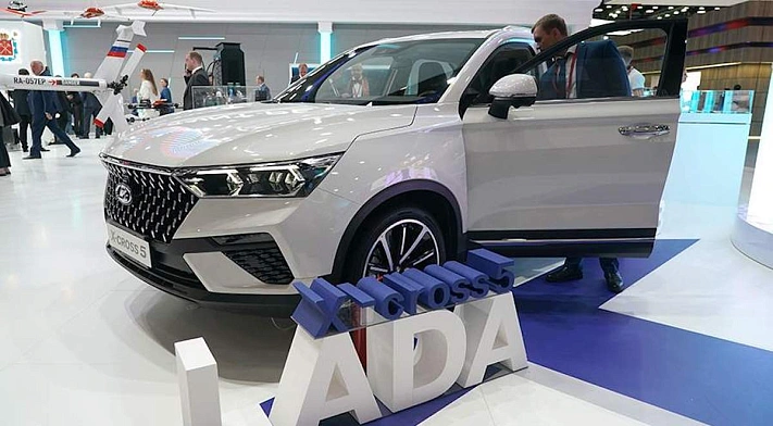 На сайте «АвтоВАЗ» появился кроссовер X-Cross 5
