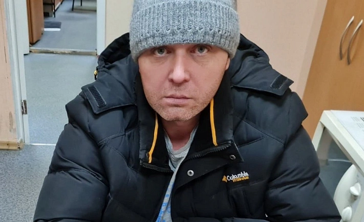 Мужчина с ножом напал на девочку во дворе дома в Бурятии