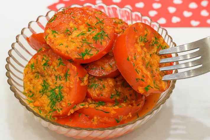 Закусочные помидоры: яркий вкус за сутки
