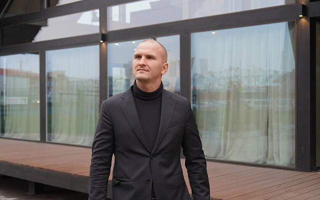 Суд взыскал 49 млн рублей с блогера Сергея Домогацкого