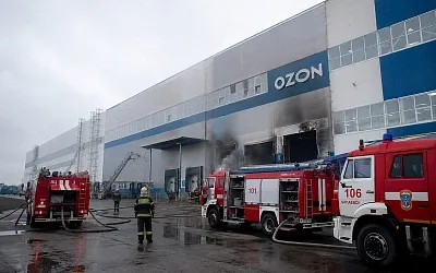 После атаки БПЛА загорелся склад Ozon в Чапаевске