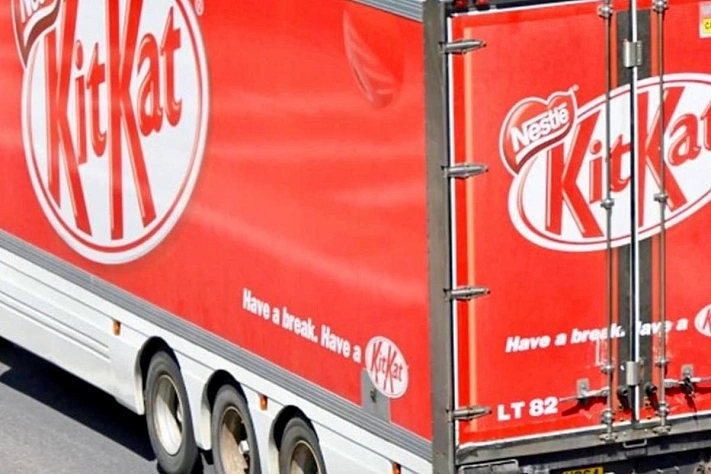 В Европе пропал грузовик с 12 тоннами KitKat