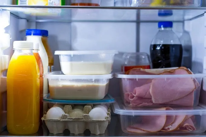 Почему хранение в пластике лишает продукты вкуса и может быть токсичным