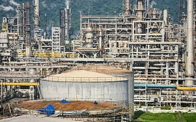 Индия наращивает закупки нефти из США и Венесуэлы